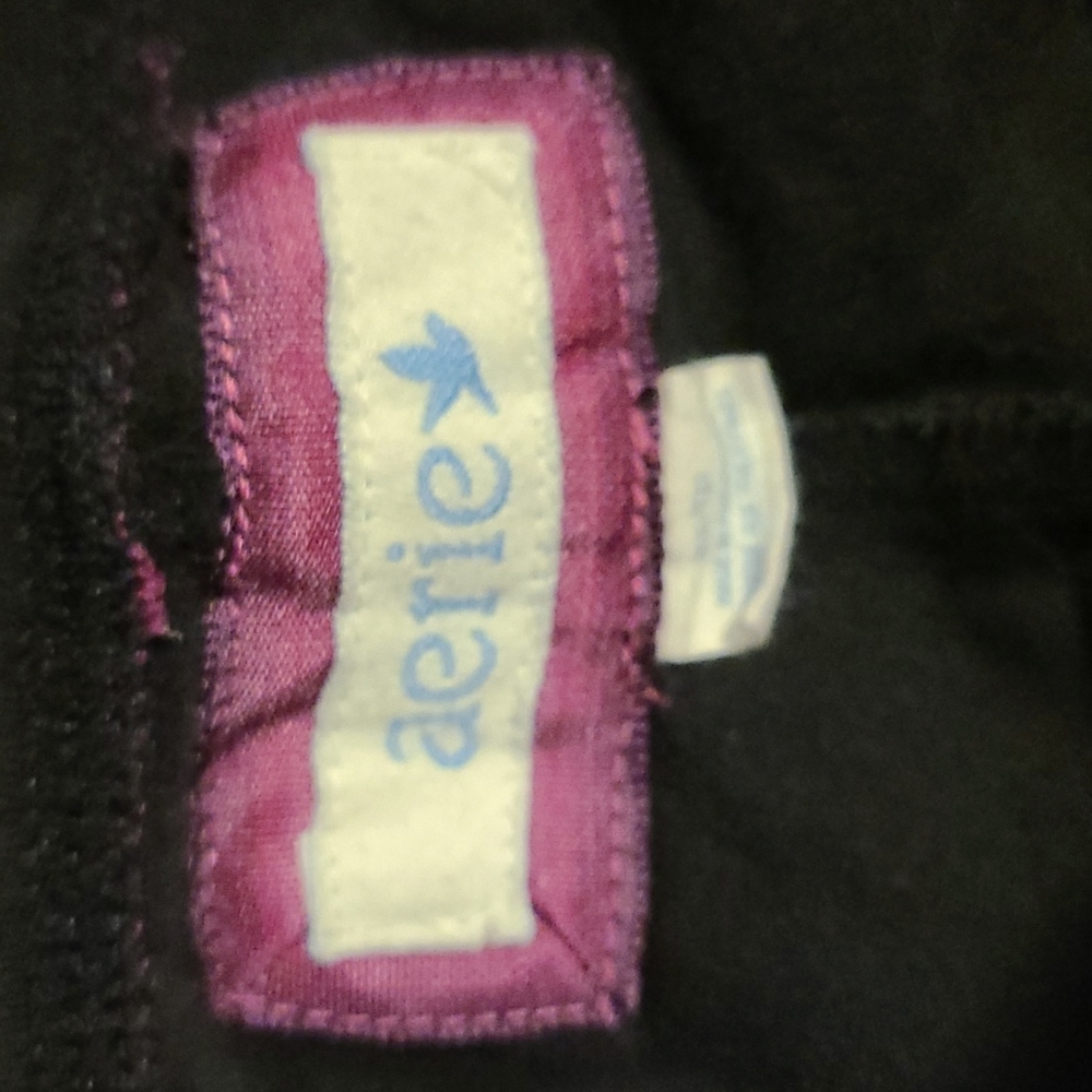 Aerie Purple and Black Cropped Leggings - Picture 4 of 5